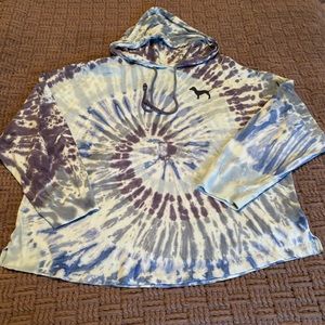 Victoria’s Secret Pink long sleeve hooded shirt